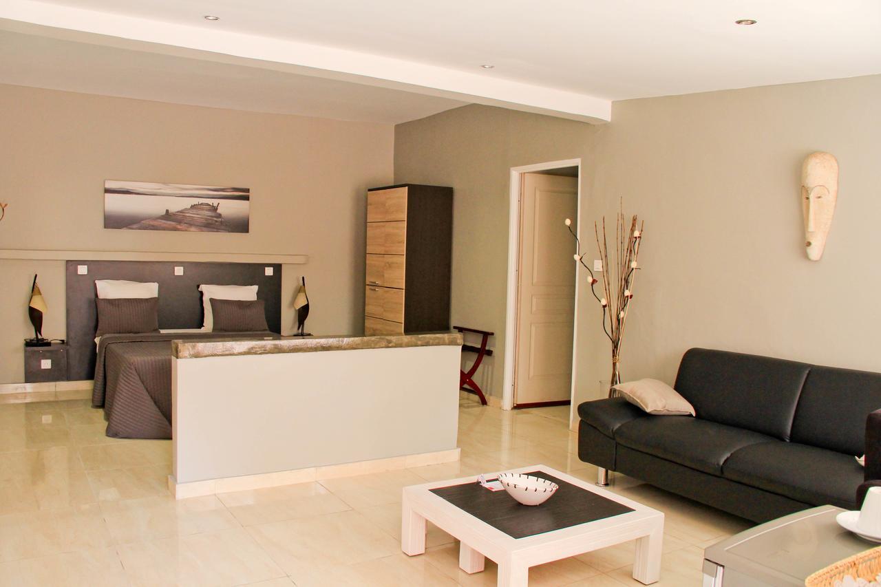 Hotel Chez Jimmy Port-Gentil Bagian luar foto