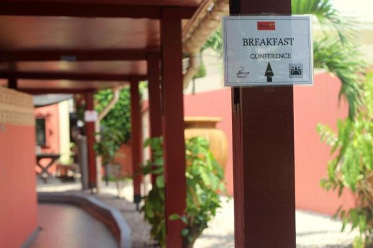 Hotel Chez Jimmy Port-Gentil Bagian luar foto